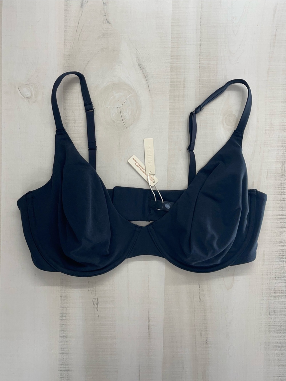 nwt SKIMS black soot bra 42DD